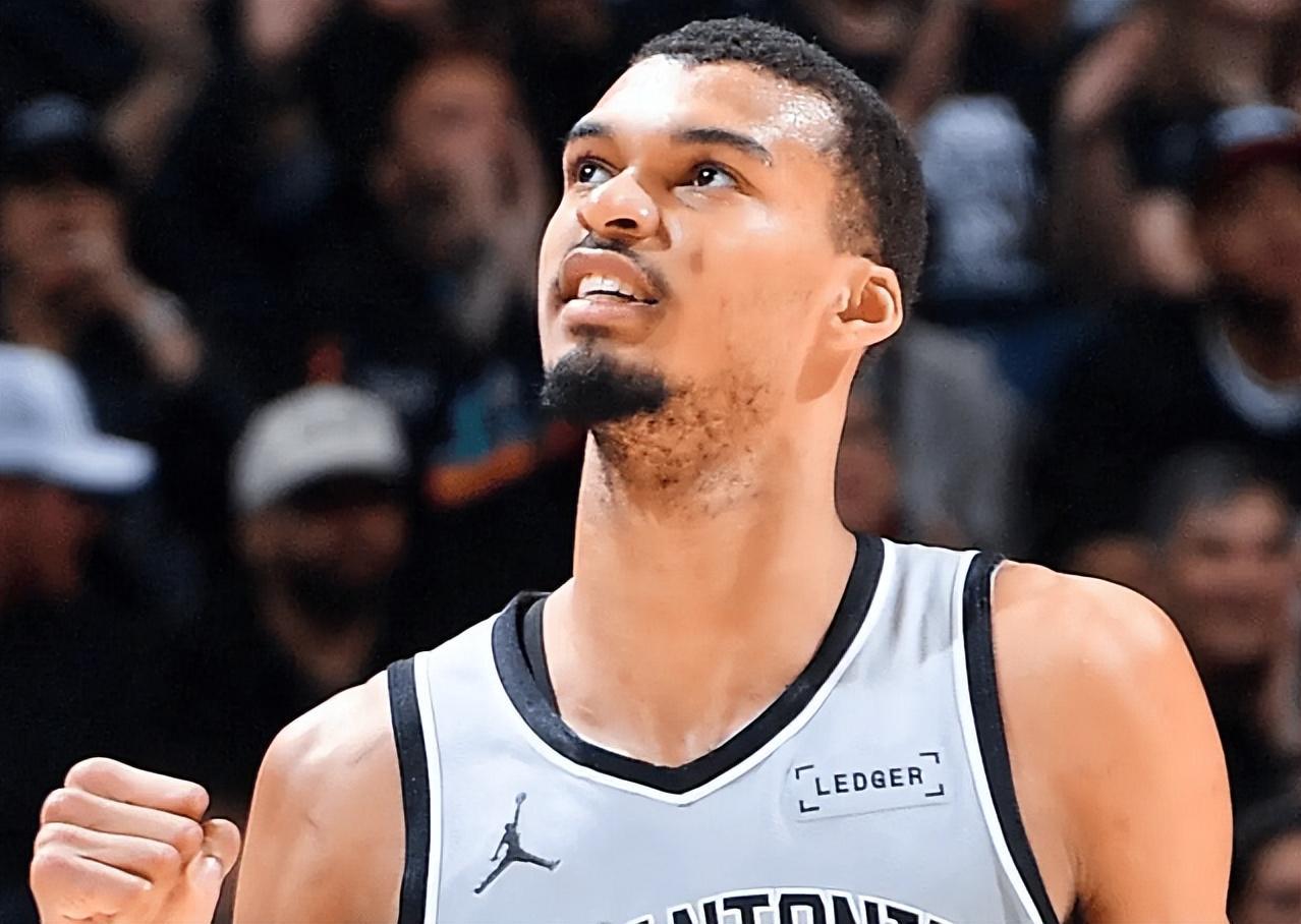 开云官网-32分12板8助2断4帽！文班亚马复制姚明神迹，战神卡要小心了